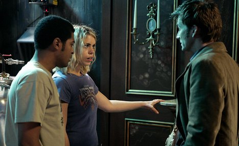 Noel Clarke, Billie Piper, David Tennant - Doctor Who - The Girl in the Fireplace - Photos