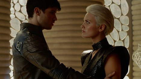 Cameron Cuffe, Wallis Day - Krypton - The Word of Rao - Z filmu