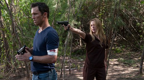 Jeffrey Donovan, Alona Tal - Burn Notice - Exit Plan - Van film