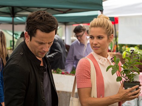 Ross McCall, Laura Ramsey - White Collar - Uncontrolled Variables - Van film