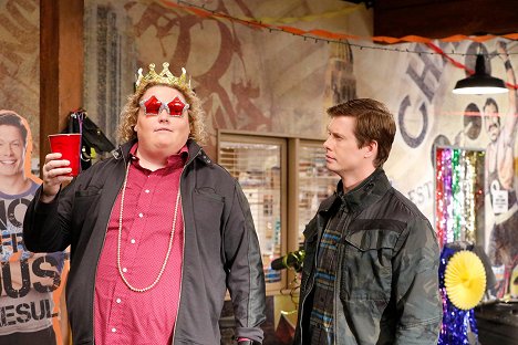 Fortune Feimster, Anders Holm - Champions - Vincemas - Filmfotos