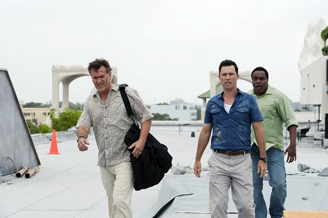 Bruce Campbell, Jeffrey Donovan, Chad L. Coleman - Burn Notice - Desperate Times - Photos