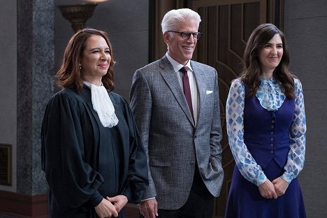 Maya Rudolph, Ted Danson, D'Arcy Carden - The Good Place - Somewhere Else - Photos