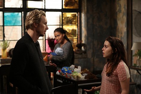 Dax Shepard, Mae Whitman - Parenthood - May God Bless and Keep You Always - Photos