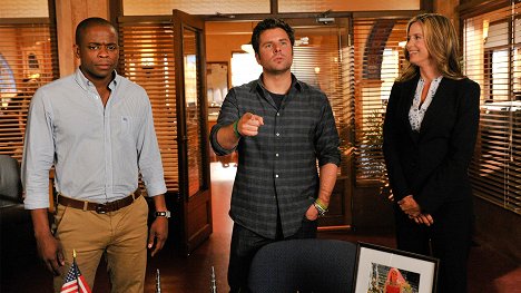 Dulé Hill, James Roday Rodriguez, Mira Sorvino - Psych - A Touch of Sweevil - Photos