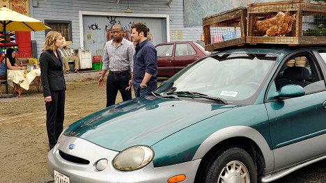 Maggie Lawson, Dulé Hill, James Roday Rodriguez - Psych - No Country for Two Old Men - Filmfotos