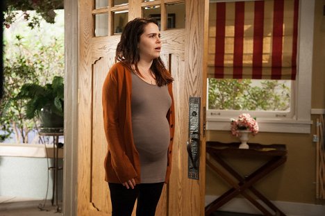 Mae Whitman - Parenthood - These Are the Times We Live In - Kuvat elokuvasta