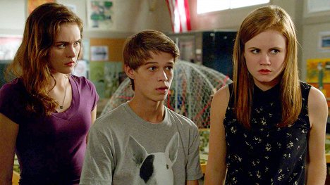 Grace Victoria Cox, Colin Ford, Mackenzie Lintz - Under the Dome - The Red Door - Photos