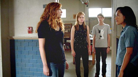 Rachelle Lefevre, Mackenzie Lintz, Colin Ford, Karla Crome - Under the Dome - The Red Door - Film