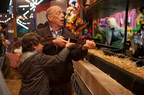 Eli Baker, J.K. Simmons - Growing Up Fisher - The Date from Hell-nado - Z filmu