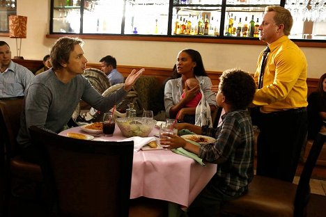 Dax Shepard, Joy Bryant - Famílie - All Aboard Who's Coming Aboard - Z filmu