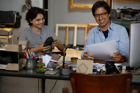 Ray Romano, Max Burkholder - Parenthood - All Aboard Who's Coming Aboard - Photos