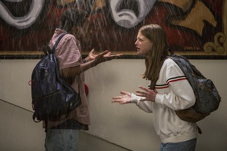 Jahi Di'Allo Winston, Peyton Kennedy - Everything Sucks! - All That and a Bag of Chips - Photos