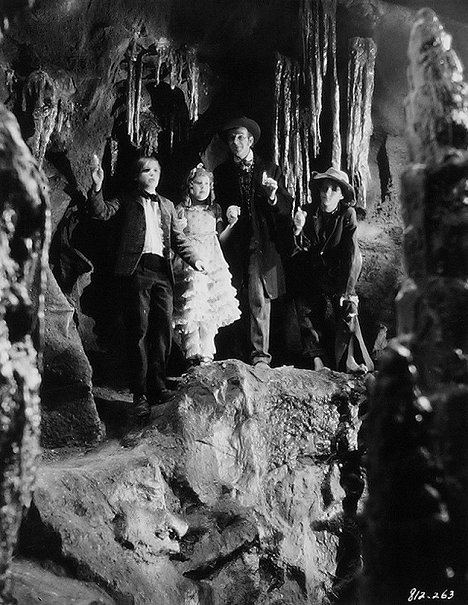 Jackie Coogan, Mitzi Green, Lucien Littlefield, Junior Durkin - Dobrodružství Toma Sawyera - Z filmu