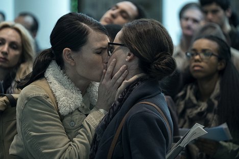 Clea DuVall, Alexis Bledel - The Handmaid's Tale - Unwomen - Photos