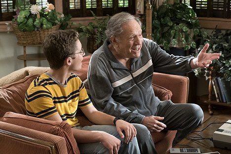 Sean Giambrone, George Segal - The Goldbergs - Hogan Is My Grandfather - Z filmu
