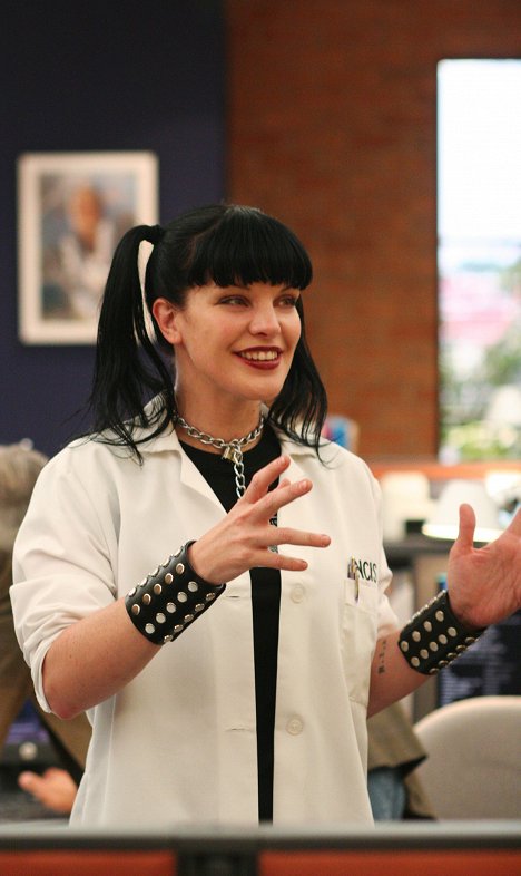 Pauley Perrette - NCIS: Naval Criminal Investigative Service - Singled Out - Photos