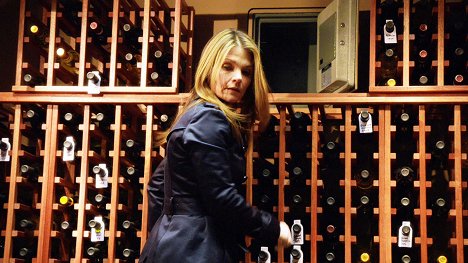 Kathryn Erbe - Law & Order: Criminal Intent - Trophy Wine - Photos