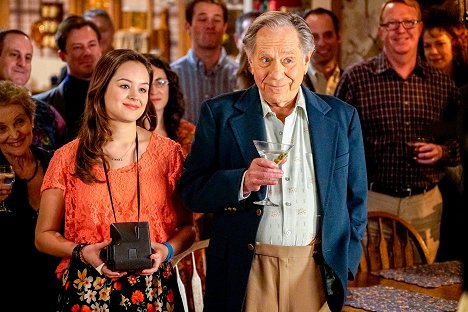 Hayley Orrantia, George Segal - The Goldbergs - Globetrotters - Do filme