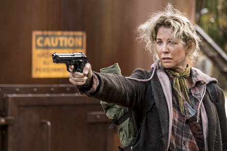 Jenna Elfman - Fear the Walking Dead - Another Day in the Diamond - Photos