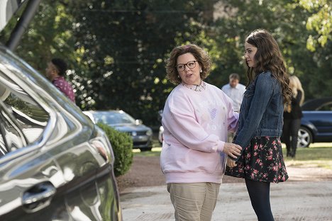 Melissa McCarthy, Molly Gordon - How To Party With Mom - Filmfotos