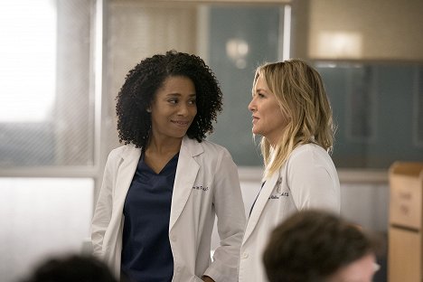 Kelly McCreary, Jessica Capshaw - Grey's Anatomy - You Really Got a Hold on Me - Photos