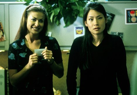 Carmen Electra, Lucy Liu - The Mating Habits of the Earthbound Human - Film
