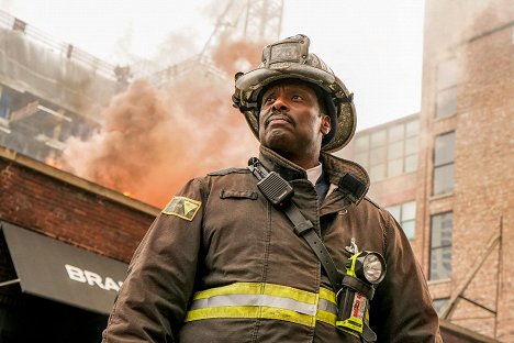 Eamonn Walker - Chicago Fire - An allen Fronten - Filmfotos