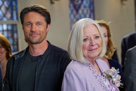 Martin Henderson, Debra Mooney - Grey's Anatomy - Family Affair - Photos