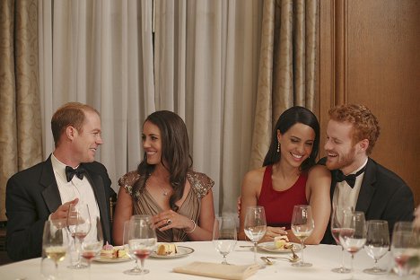 Burgess Abernethy, Laura Mitchell, Parisa Fitz-Henley, Murray Fraser - Harry & Meghan: A Royal Romance - Do filme