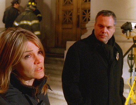 Kathryn Erbe, Vincent D'Onofrio - Law & Order: Criminal Intent - On Fire - Photos