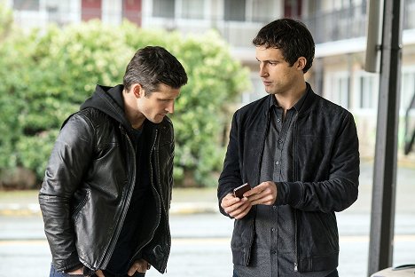Parker Young, Rob Heaps - Imposters - Always Forward, Never Back - Z filmu