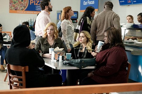 Christina Hendricks, Mae Whitman, Retta - Good Girls - Bomba atomowa - Z filmu