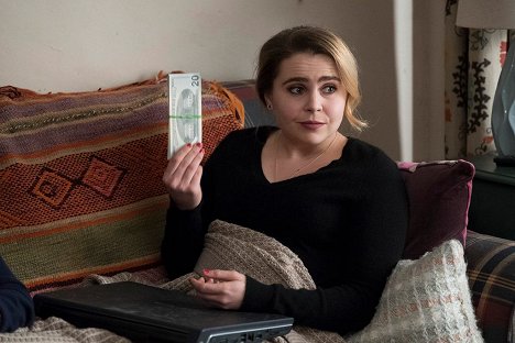 Mae Whitman - Good Girls - A View From The Top - Photos