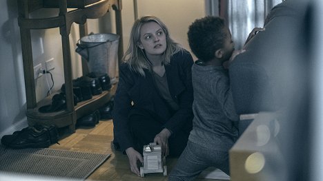 Elisabeth Moss, Isaiah Rockcliffe - Příběh služebnice - Přítěž - Z filmu