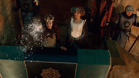 Emma Rebecca Storvik, Herborg Kråkevik - Valley of Knights : Mira's Magical Christmas - Film