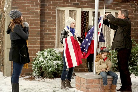 Amanda Fuller, Kaitlyn Dever, Tim Allen - Ostatni prawdziwy mężczyzna - Flaga Mike’a - Z filmu