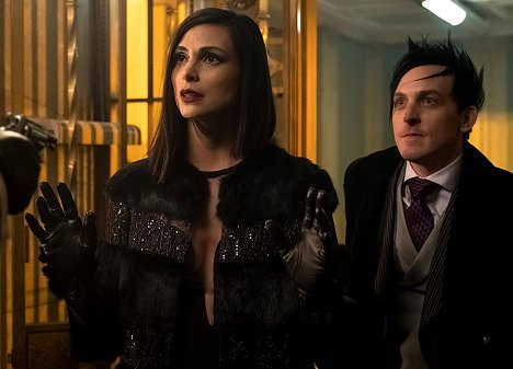 Morena Baccarin, Robin Lord Taylor - Gotham - Do śmierci i po śmierci - Z filmu