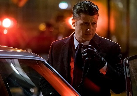 Ben McKenzie - Gotham - Do śmierci i po śmierci - Z filmu