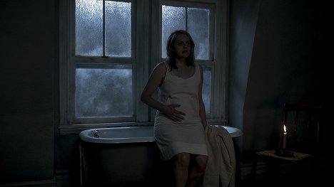 Elisabeth Moss - Príbeh služobníčky - Iné ženy - Z filmu