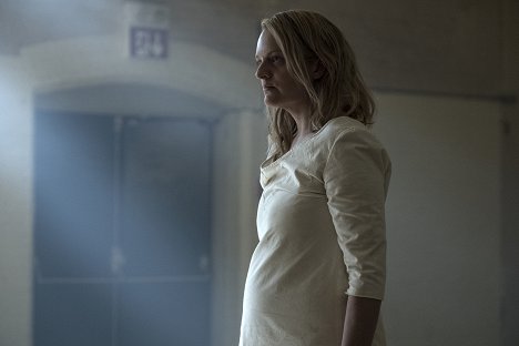 Elisabeth Moss - Příběh služebnice - Jiné ženy - Z filmu