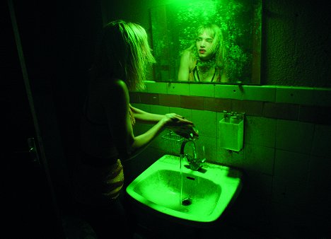 Sofia Boutella - Climax - Kuvat elokuvasta