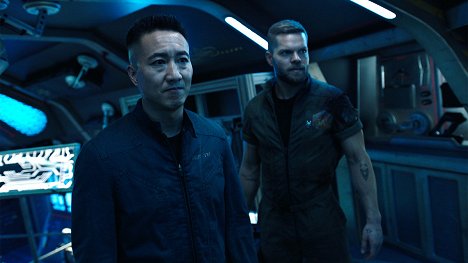 Terry Chen, Wes Chatham - The Expanse - Nachladen - Filmfotos