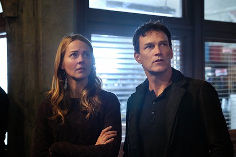 Amy Acker, Stephen Moyer - The Gifted - 3 X 1 - Photos