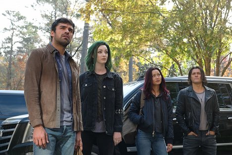 Sean Teale, Emma Dumont, Jamie Chung, Blair Redford - The Gifted - eXtraction - Film