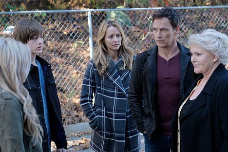 Percy Hynes White, Amy Acker, Stephen Moyer, Sharon Gless - The Gifted - eXtraction - Filmfotos