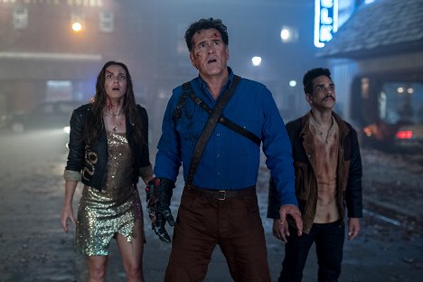 Arielle Carver-O'Neill, Bruce Campbell, Ray Santiago - Ash vs Evil Dead - Judgement Day - De la película