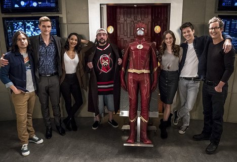 Carlos Valdes, Hartley Sawyer, Candice Patton, Kevin Smith, Danielle Panabaker, Grant Gustin, Tom Cavanagh - The Flash - Null and Annoyed - Making of