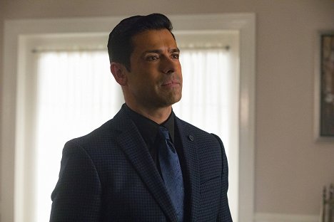 Mark Consuelos - Riverdale - Rozdział dwudziesty ósmy: Aż poleje się krew - Z filmu