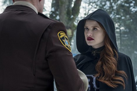 Madelaine Petsch - Riverdale - Chapter Thirty-Two: Prisoners - Photos